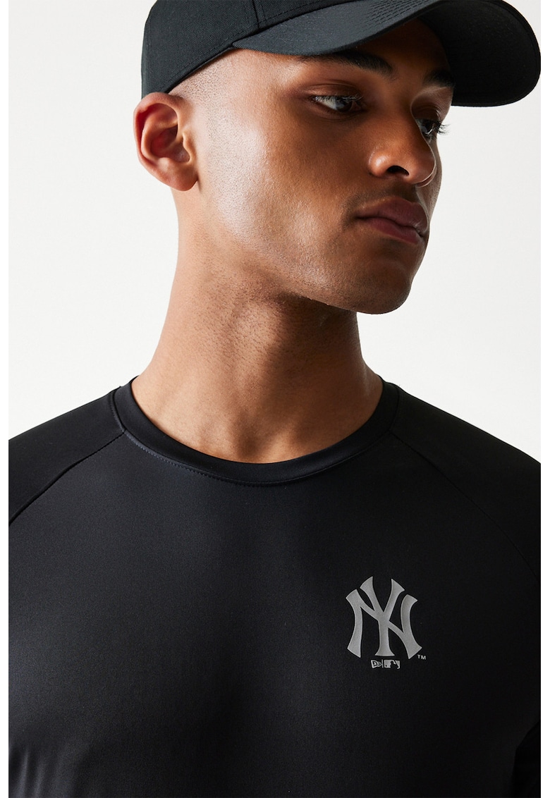 Tricou cu decolteu la baza gatului Core Plus - Negru