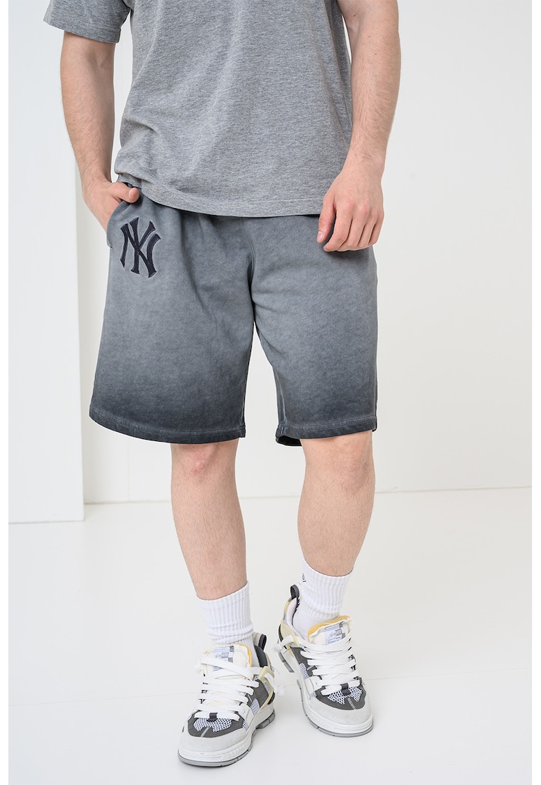 Pantaloni scurti cu aspect decolorat Yankees MLB - Gri inchis