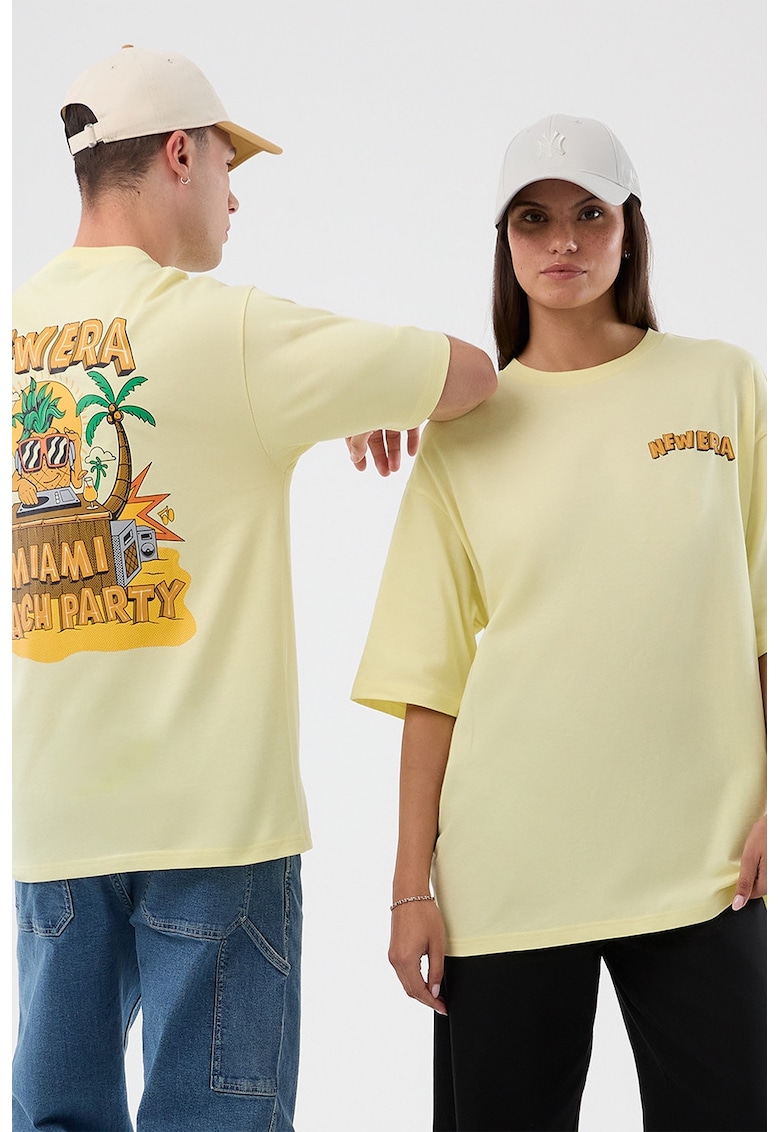Tricou supradimensionat cu decolteu la baza gatului si model unisex - Galben pastel