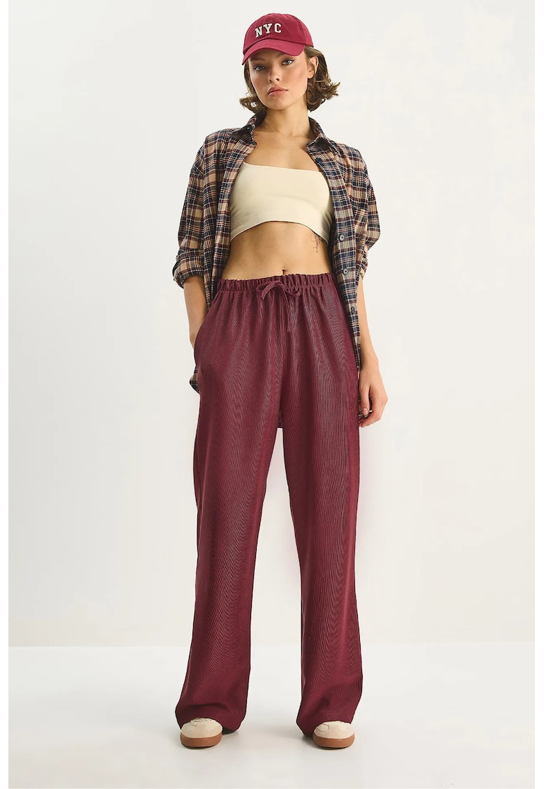 Pantaloni dama - cu talie inalta si croi larg - rosu visiniu - textil