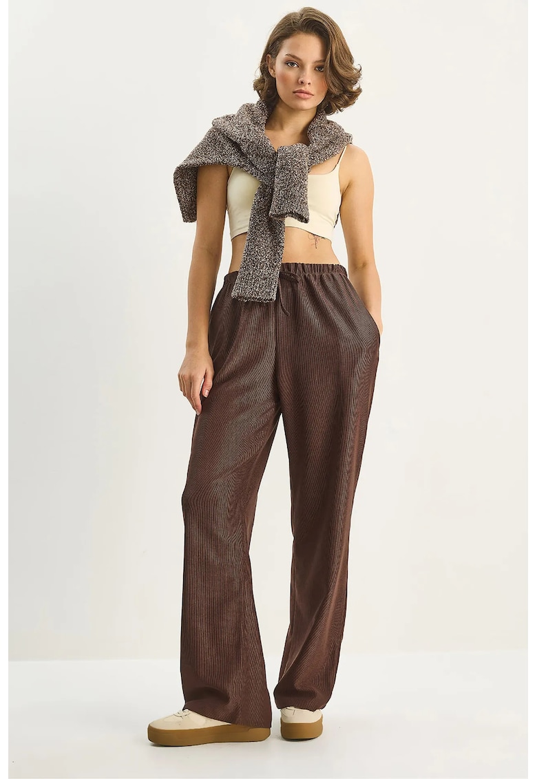 Pantaloni dama - talie inalta - picior larg - maro inchis - textil