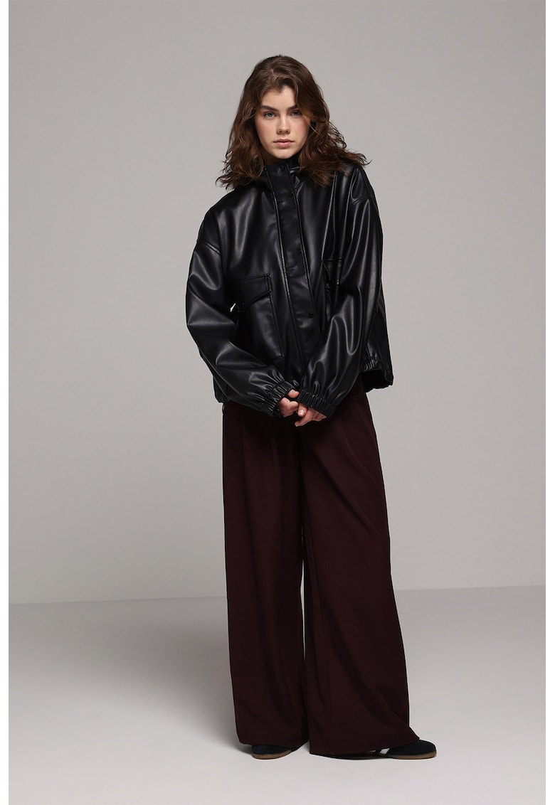 Pantaloni cu croiala ampla cu o curea - Visiniu