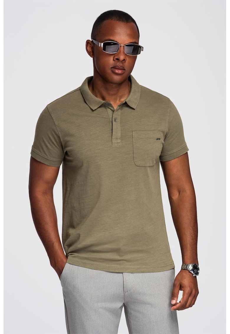 Tricou cu model uni si buzunar pe piept - Verde sparanghel