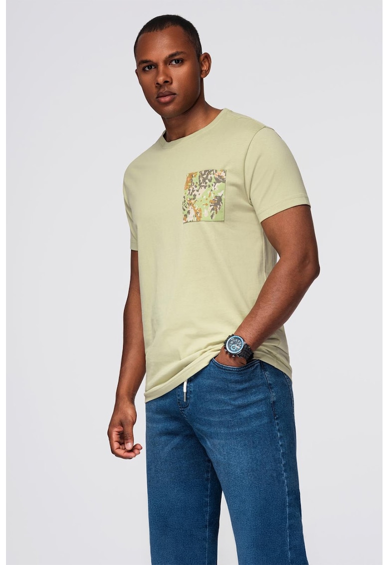 Tricou din bumbac cu decolteu la baza gatului - Verde fistic