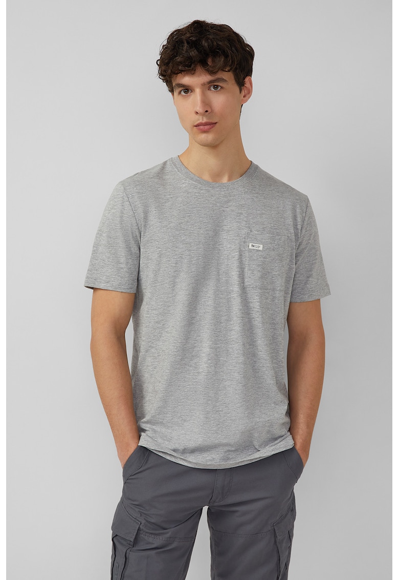 Tricou lejer cu buzunar pe piept