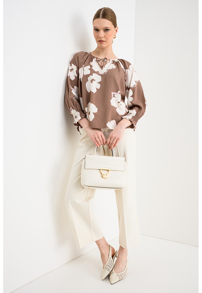 Bluza lejera cu model floral - Roz pastel/Alb murdar/Maro pamantiu