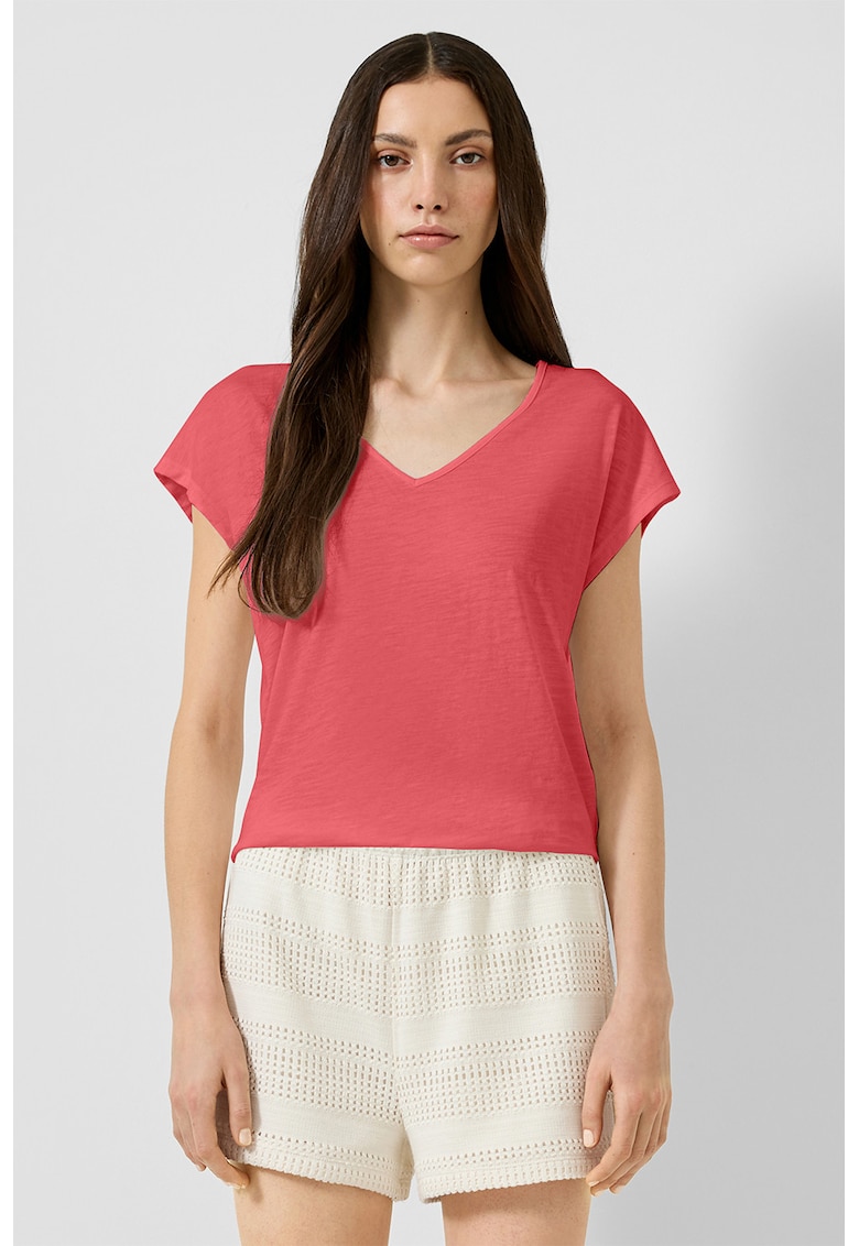 Tricou cu decolteu in V - decupaje si insertii brodate