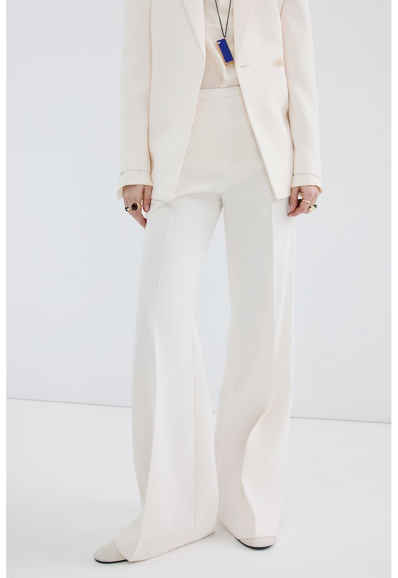Pantaloni elegant cu croiala evazata si inchidere ascunsa cu fermoar - Alb fildes