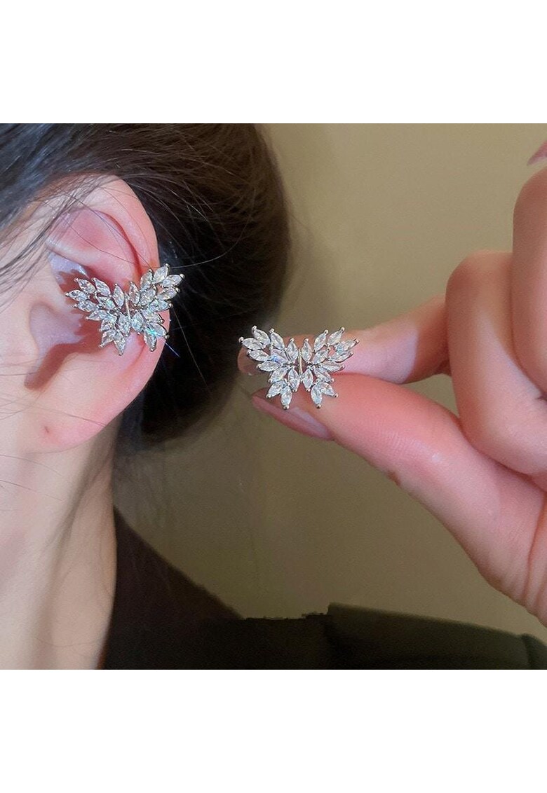 Cercei ear cuff - argintii - forma de fluture - cu pietre din zirconiu - Faye C8