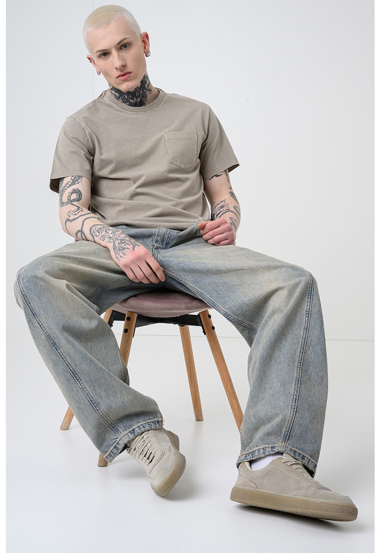 Tricou uni de bumbac cu buzunar pe piept - Maro taupe deschis