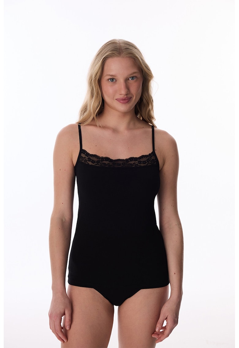Top cu model uni si garnituri din dantela - Negru