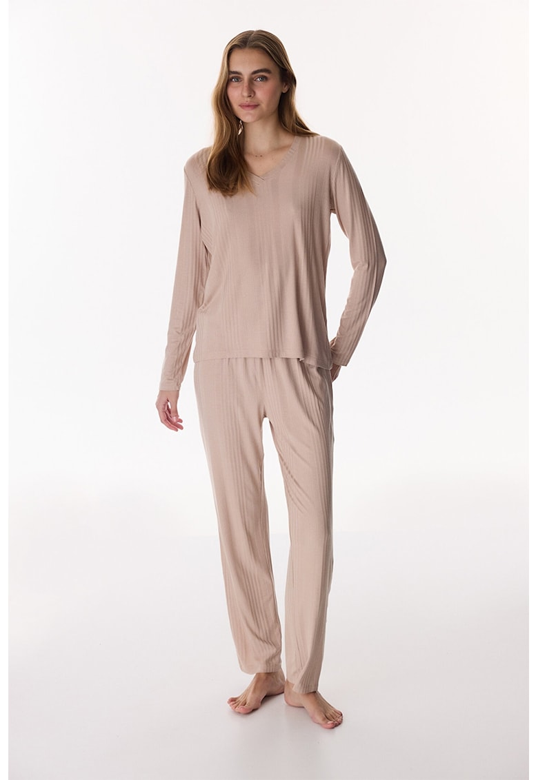 Pijama cu decolteu in V si model uni - Bej