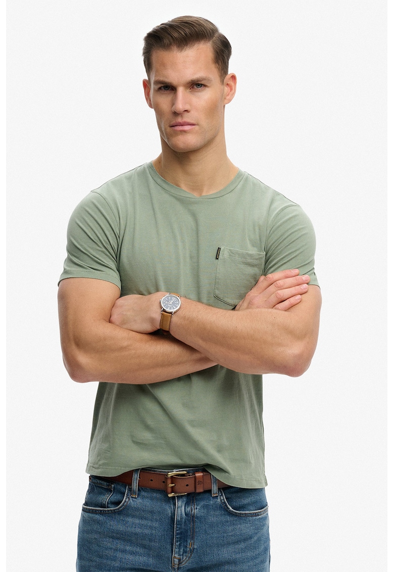 Tricou cu decolteu la baza gatului si buzunar pe piept - Verde sparanghel