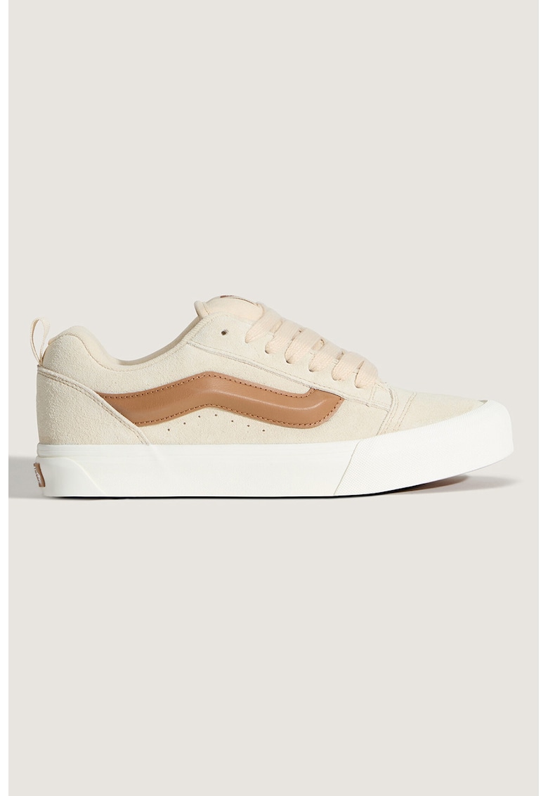 Tenisi low-cut din piele intoarsa Knu Skool - Maro scortisoara/Bej sampanie