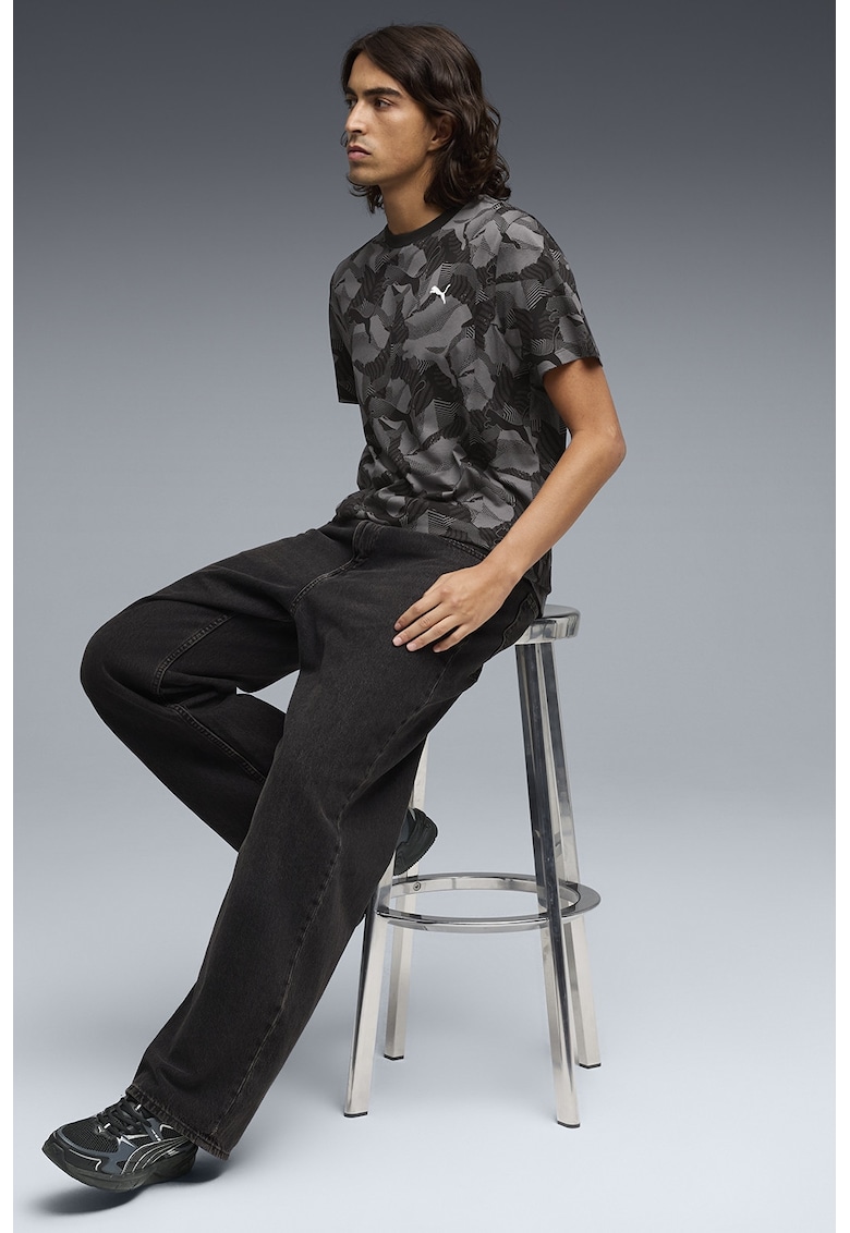 Tricou cu decolteu la baza gatului si model - Alb/Gri deschis/Negru stins