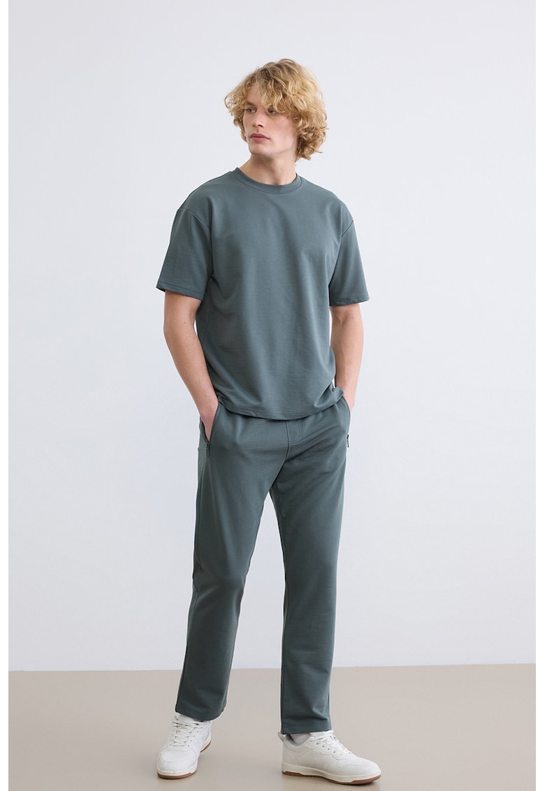 Pantaloni de trening cu snur de ajustare si buzunare cu fermoar - Kaki