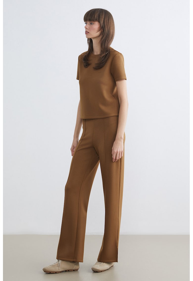 Pantaloni slim fit cu slituri la terminatie - Caramel