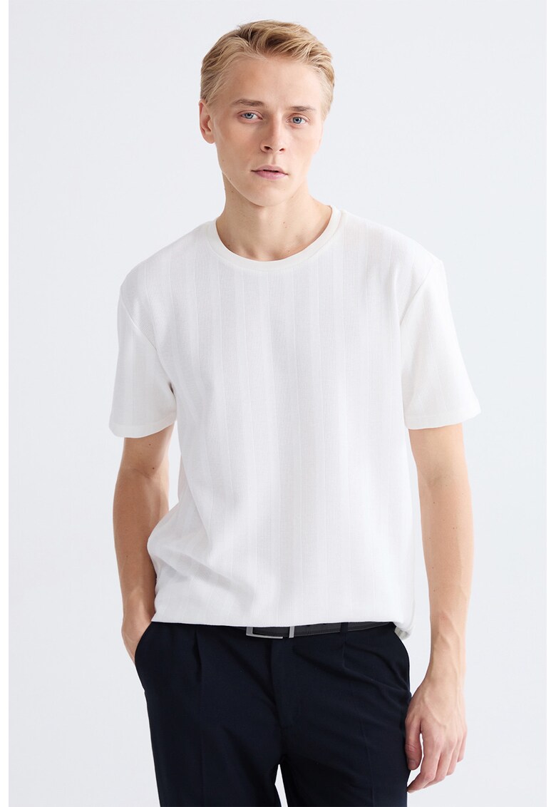 Tricou uni cu decolteu la baza gatului - Crem