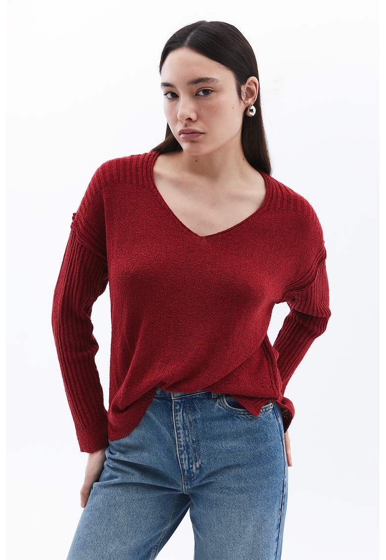 Pulover lejer cu decolteu in V - Rosu inchis