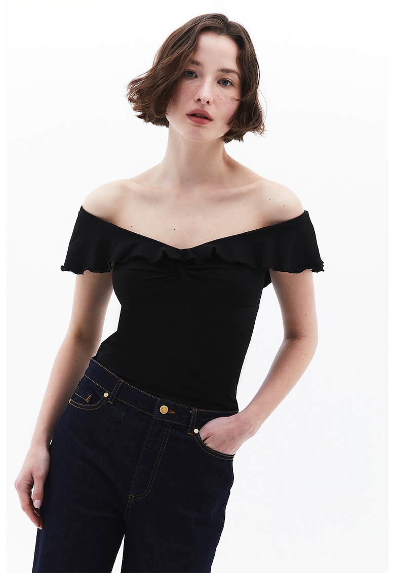 Top din amestec de modal cu decolteu pe un umar si volane - Negru