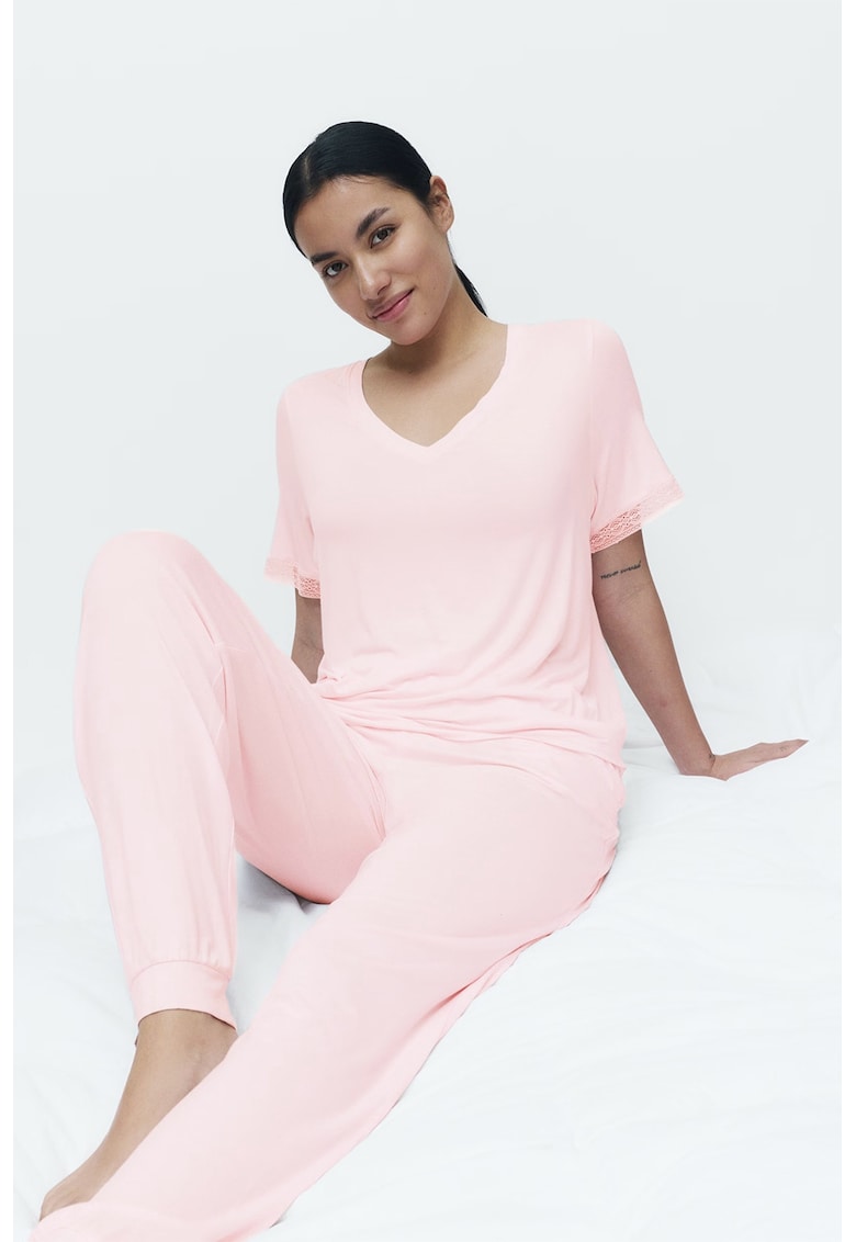 Pijama cu pantaloni lungi si decolteu in V - Roz pal