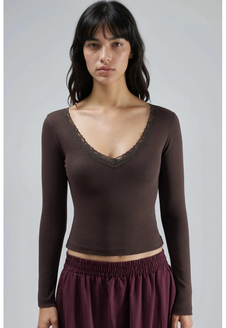 Bluza dama - slim fit - decolteu in V - maro - jerseu