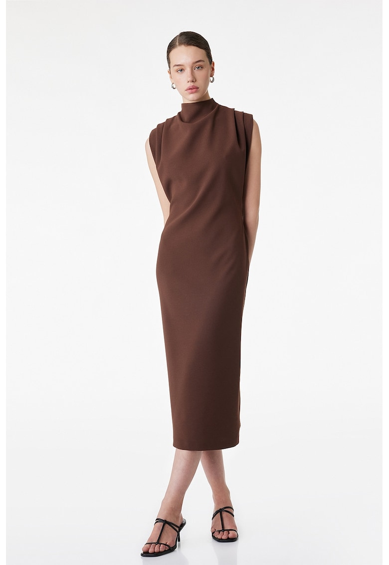 Rochie uni cu slit pe spate - Maro