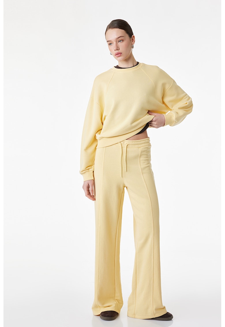 Pantaloni de trening cu croiala ampla - Galben deschis
