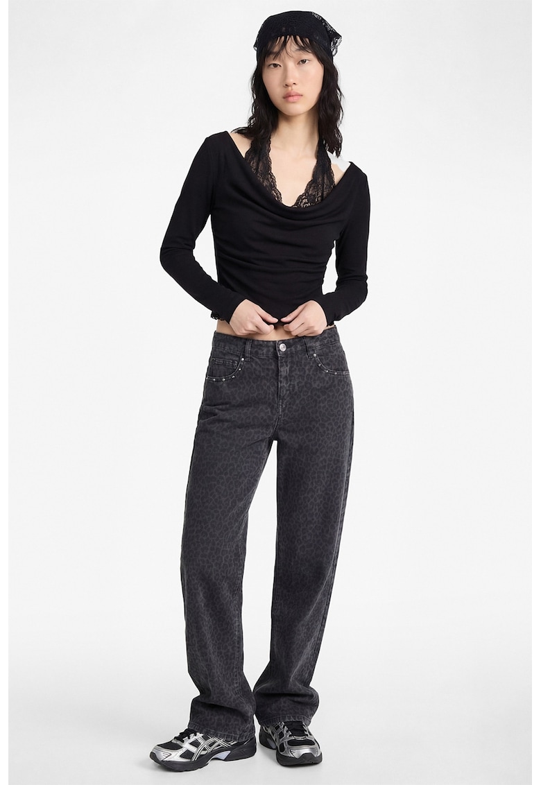 Bluza cu model petrecut - Negru