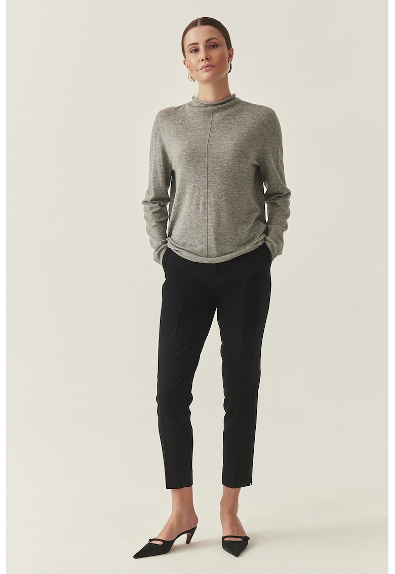 Pantaloni capri cu pensa - Negru