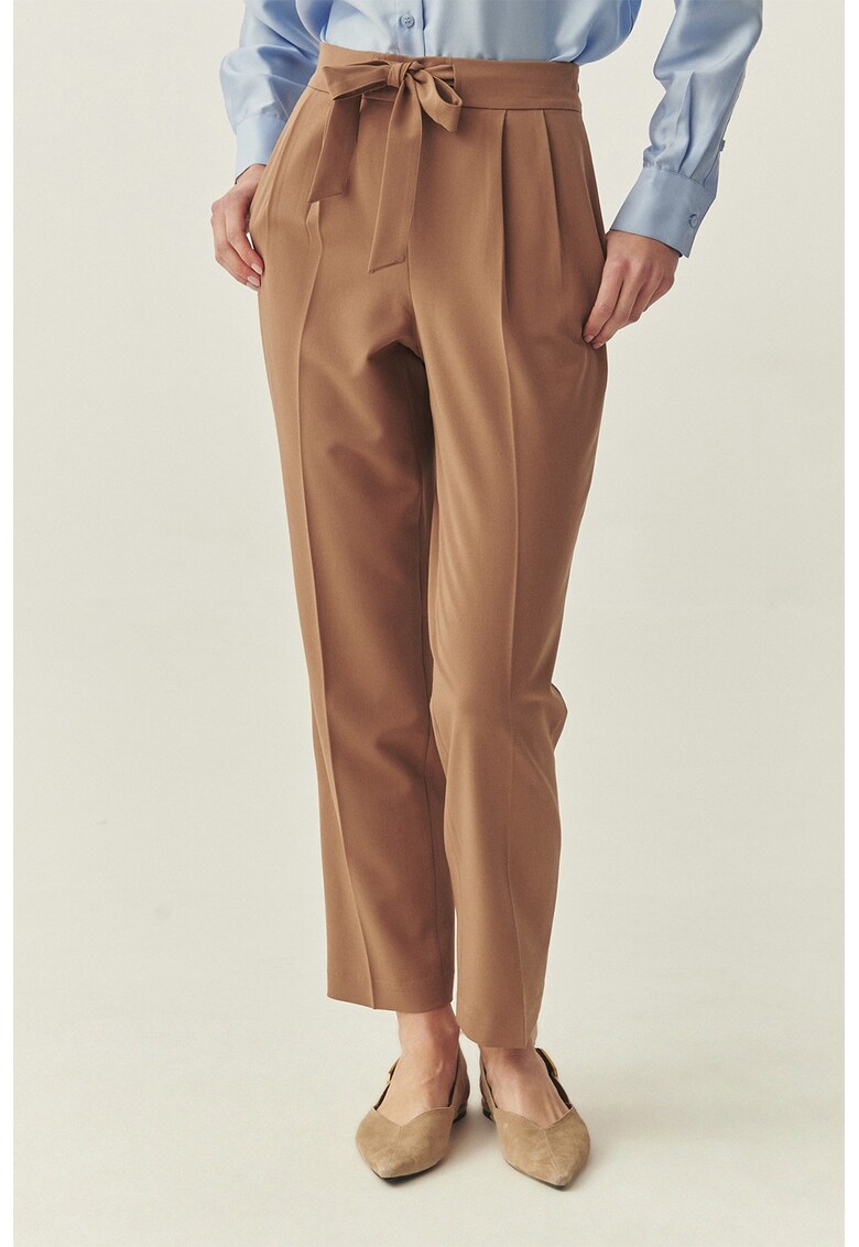 Pantaloni cu croiala dreapta Selenko - Maro camel