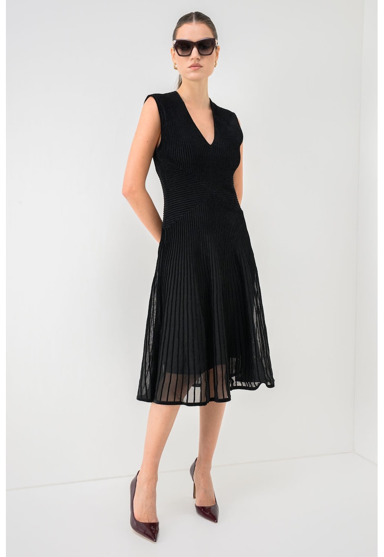 Rochie evazata cu decolteu in V - Negru
