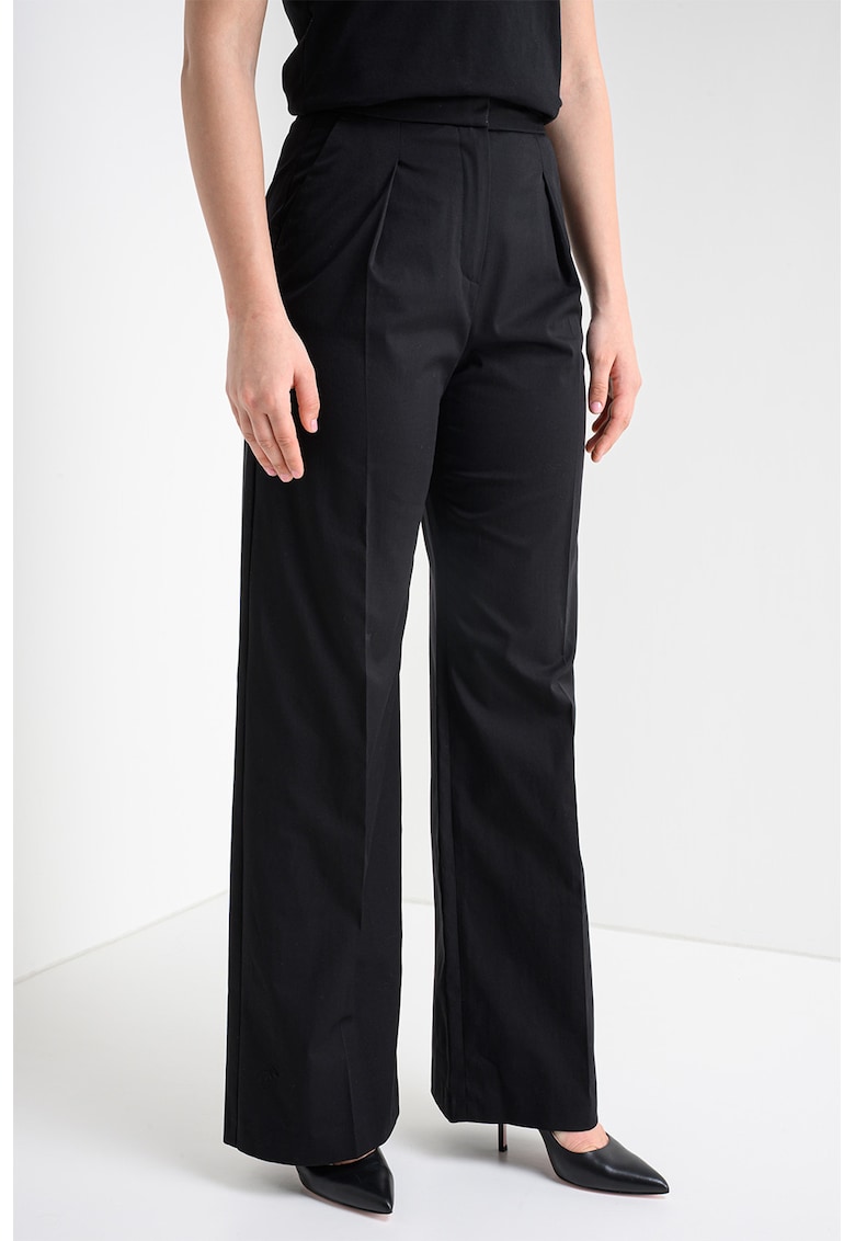 Pantaloni cu croiala dreapta si pliuri frontale - Negru -