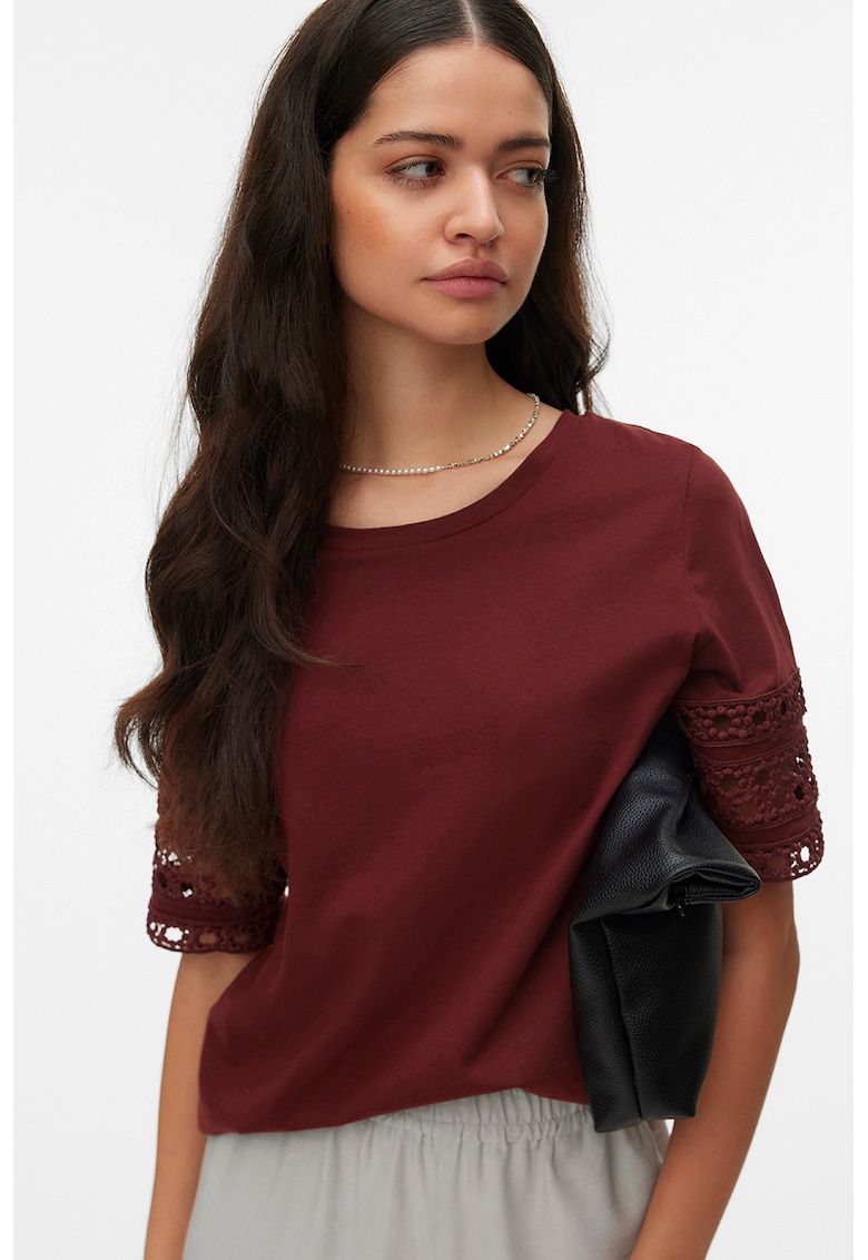 Tricou cu decolteu rotund si maneci cu broderii - Visiniu