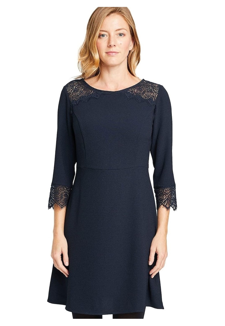 Rochie cu dantela si decupaj pe spate -