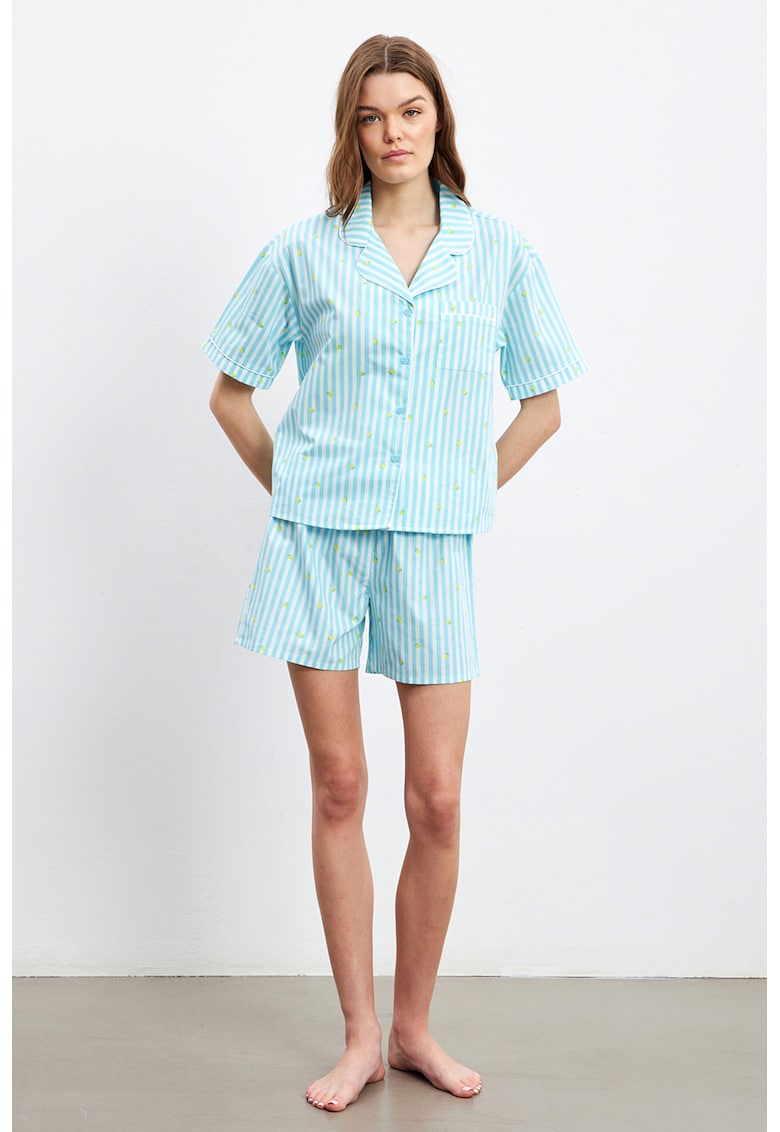 Pijama cu pantaloni scurti - revere si dungi - Albastru pastel