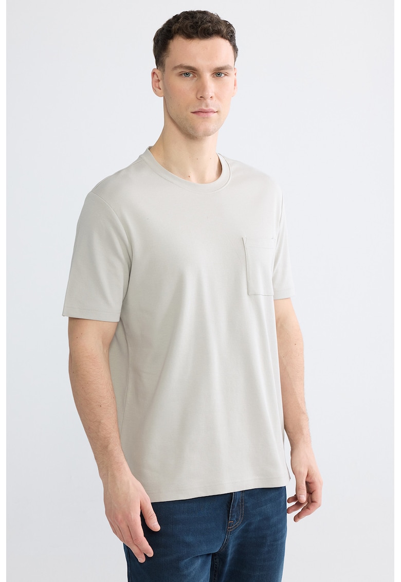 Tricou cu decolteu la baza gatului si buzunar pe piept - Grej