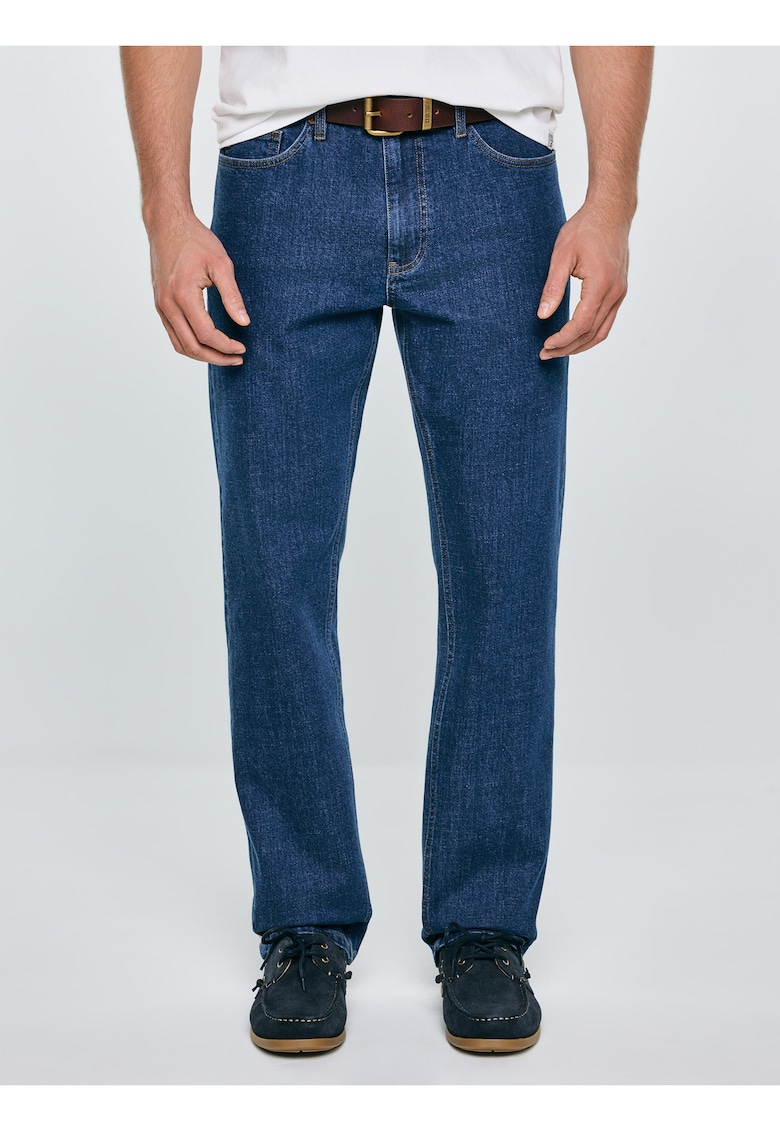 Blugi drepti cu talie inalta si buzunare