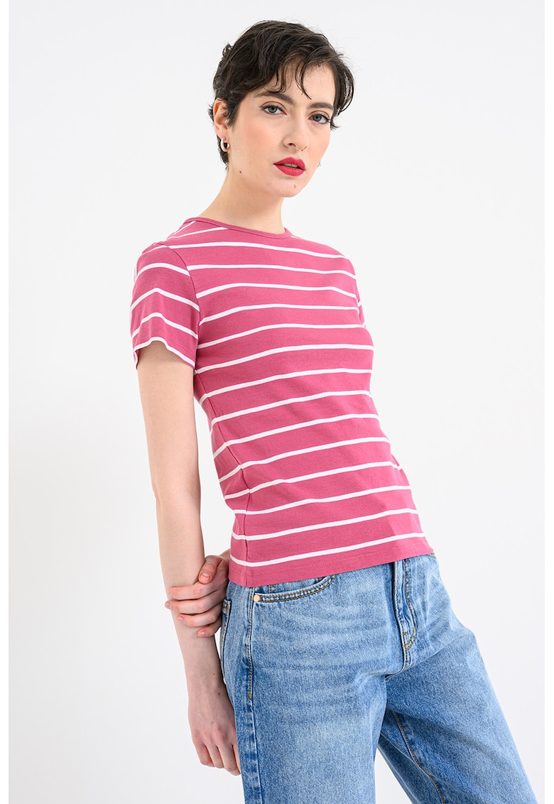 Tricou cu decolteu la baza gatului si dungi - Roz