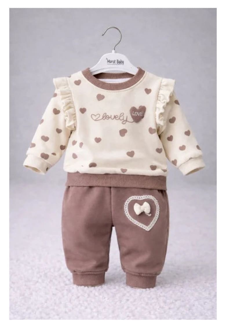 Set 2 piese bluzita cu pantalonasi cu inimioare - Maro