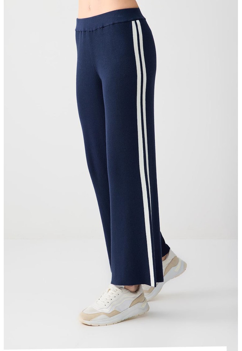 Pantaloni din tricot cu croiala ampla - Alb/Bleumarin