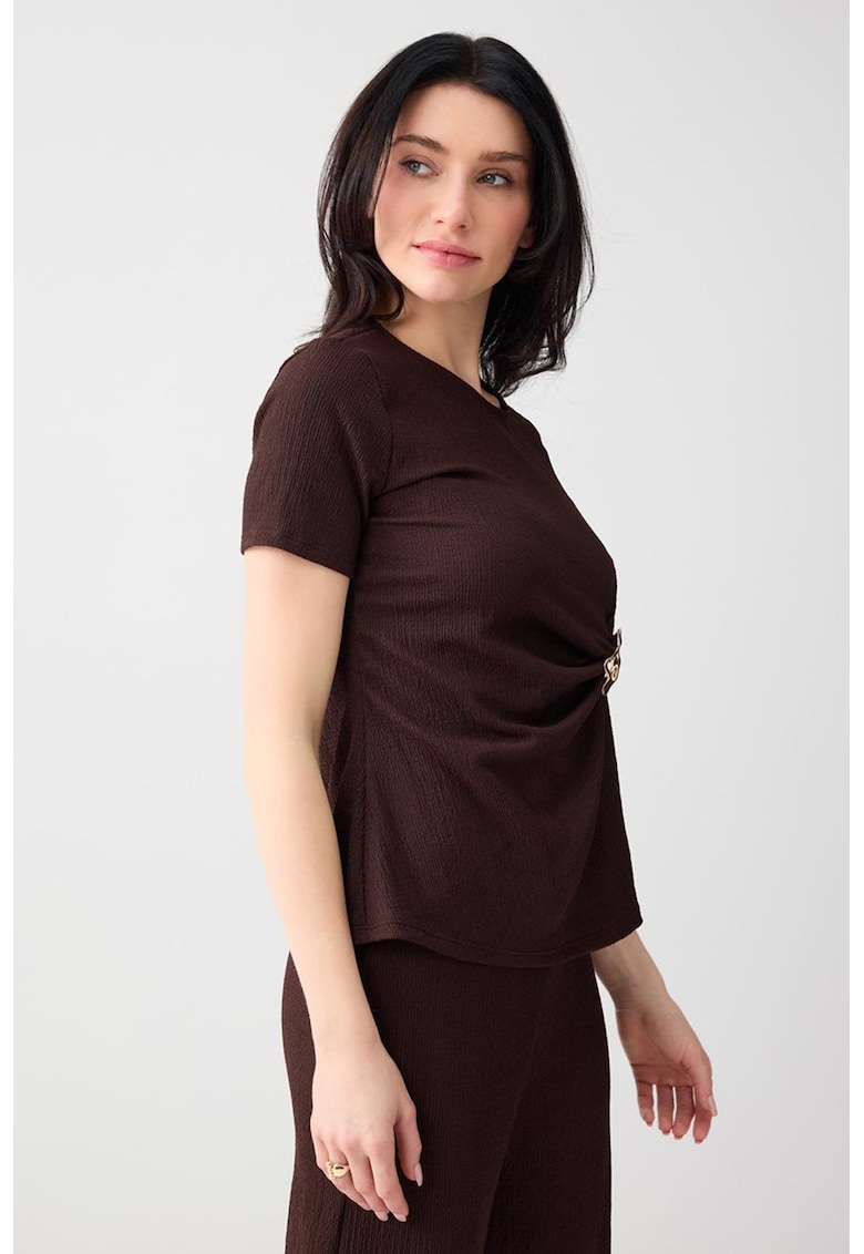 Bluza cu maneci scurte si detaliu nod pe partea din fata - Maro