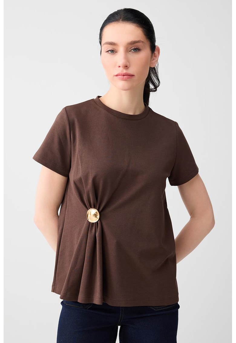 Tricou cu fronseu si detaliu metalic - Maro