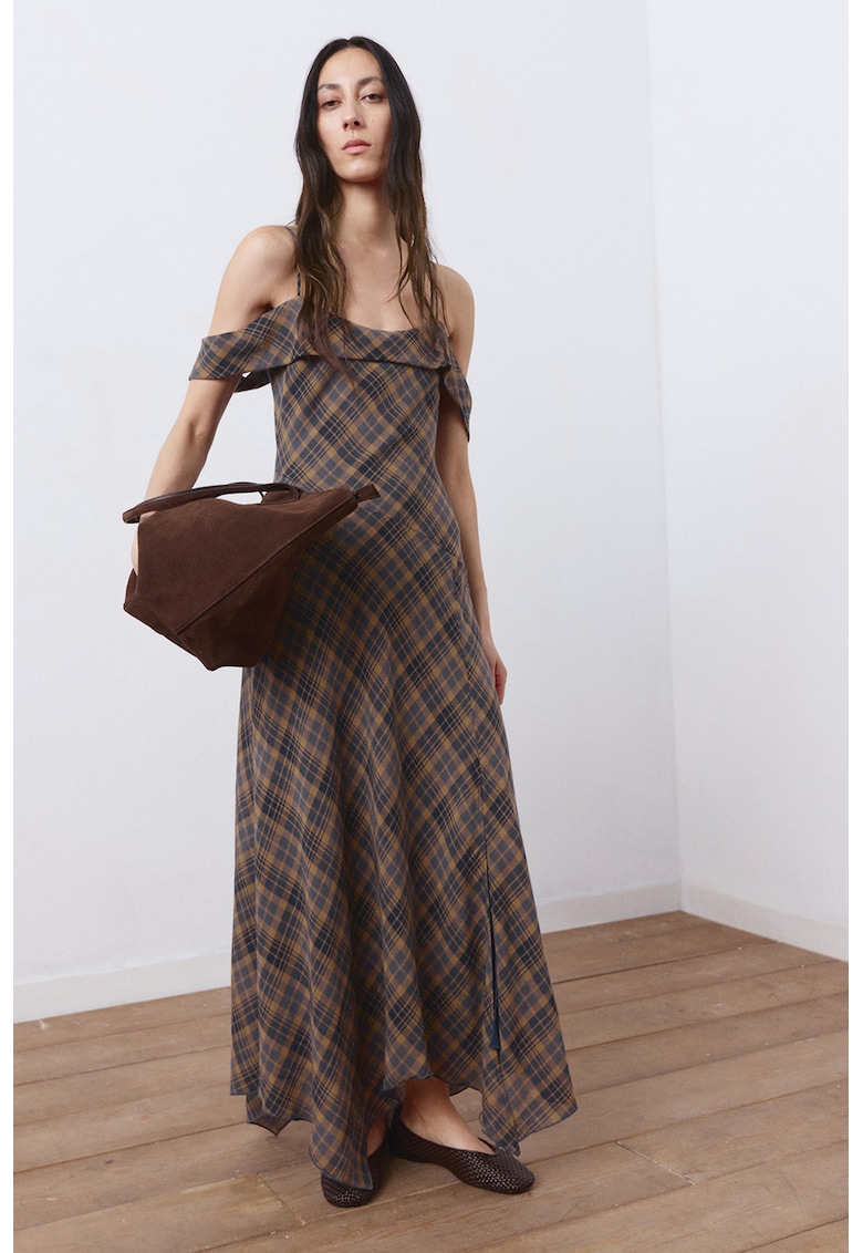 Rochie maxi in carouri cu decolteu pe un umar - Maro inchis