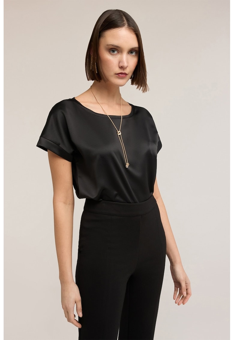 Bluza asimetrica cu segment din satin pe partea din fata - Negru