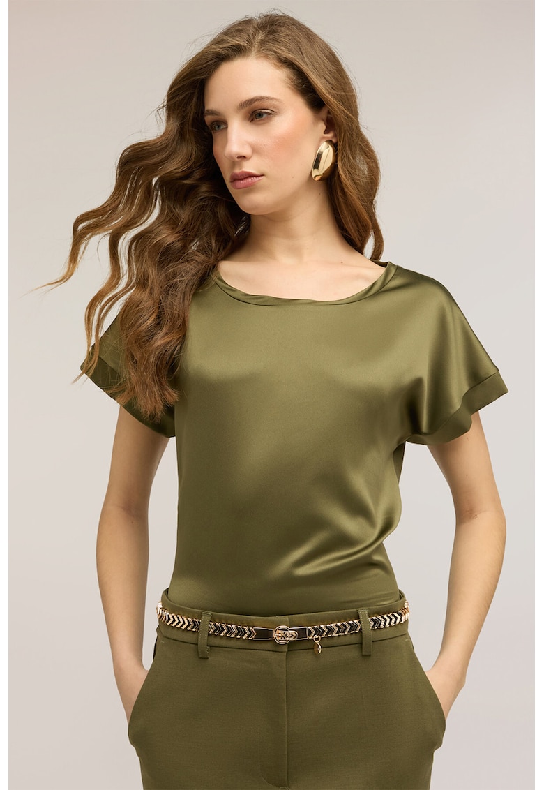 Tricou asimetric cu segment din satin pe partea din fata - Verde masliniu
