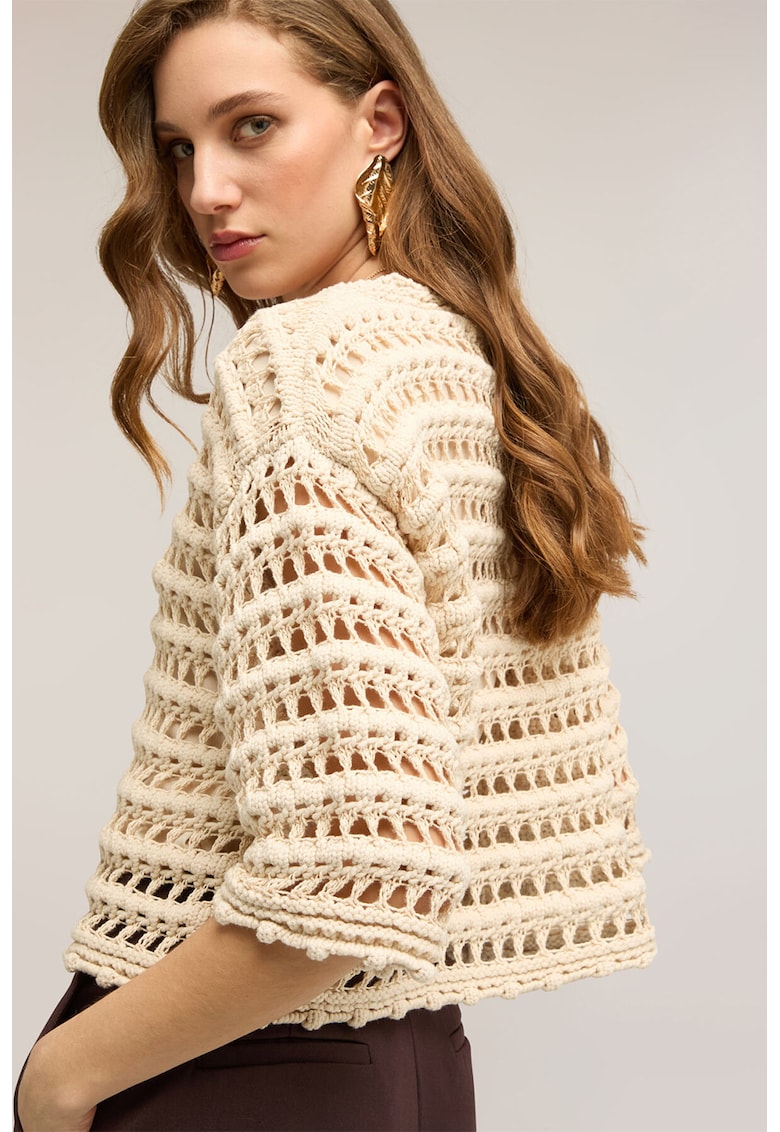 Pulover cu perforatii si maneci medii - Maro camel