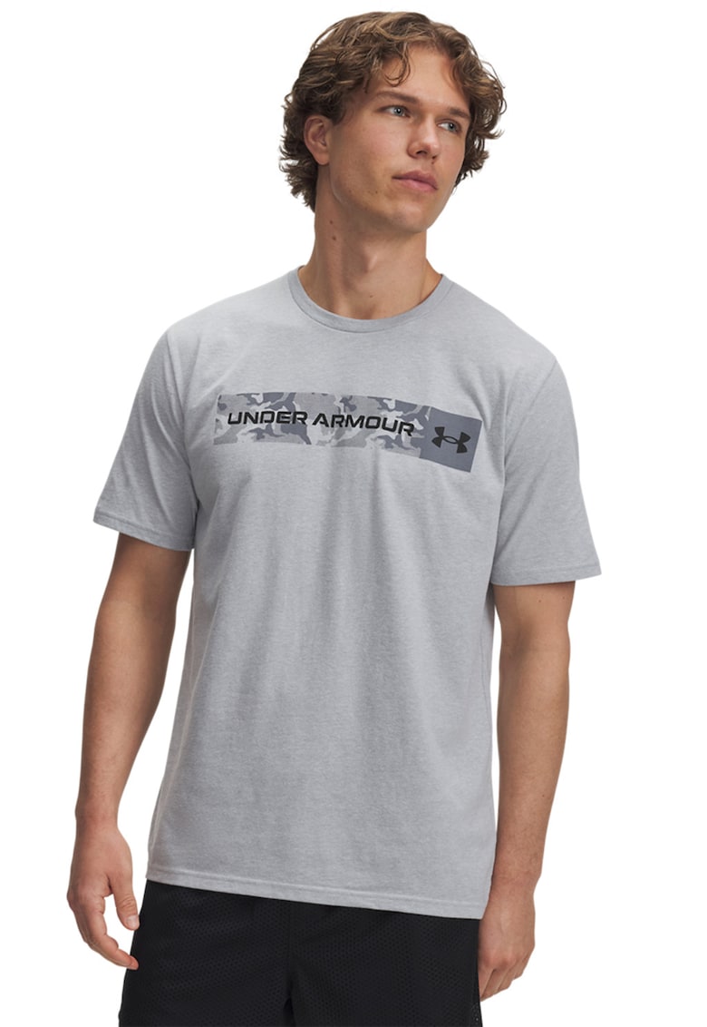 Tricou cu decolteu la baza gatului si imprimeu logo cu camuflaj - Gri deschis/Negru stins