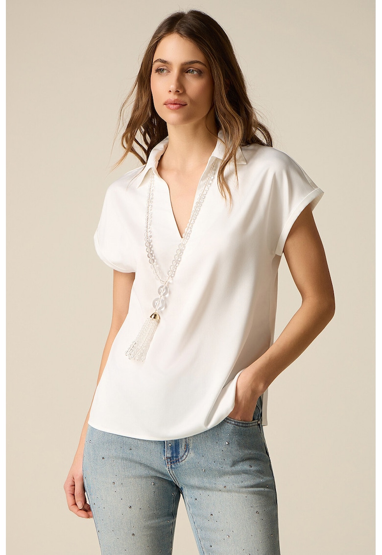 Tricou cu aspect de satin si decolteu in V - Alb