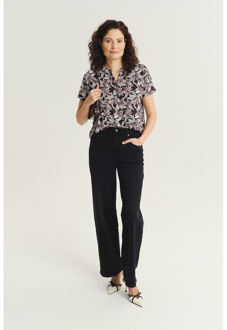 Bluza cu model si fenta cu nasturi - Alb/Maro